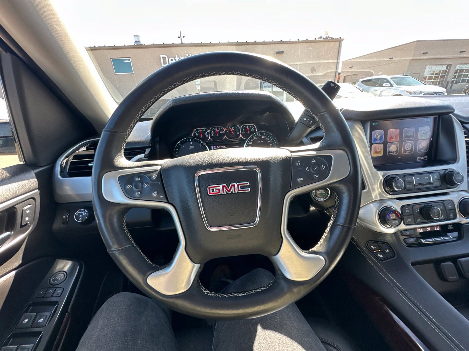 Used 2018 GMC Yukon SLT w/ Open Road Package AWD/4WD image 47