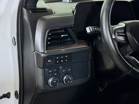 Used 2025 Chevrolet Tahoe LT image 8