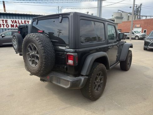 Used 2024 Jeep Wrangler Sport AWD/4WD image 3