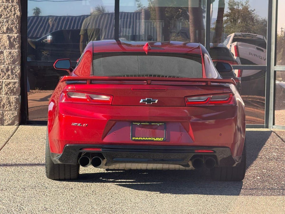 Used 2018 Chevrolet Camaro ZL1 RWD image 9