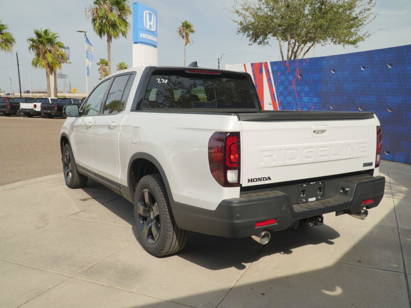 New 2026 Honda Ridgeline Black Edition image 9