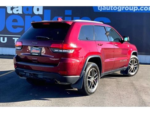 Used 2017 Jeep Grand Cherokee Trailhawk w/ Trailhawk Luxury Group AWD/4WD image 15