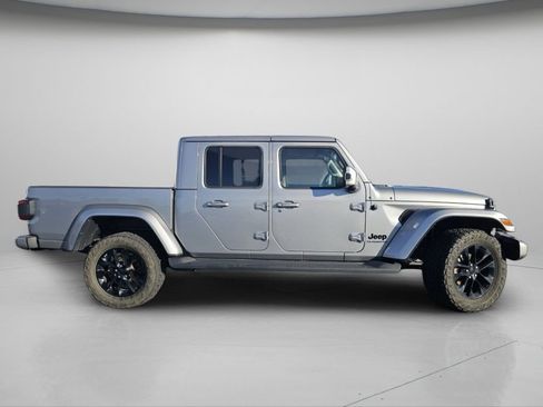 Used 2021 Jeep Gladiator Overland image 11
