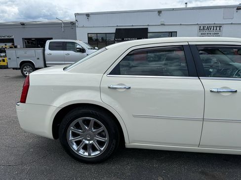 Used 2006 Chrysler 300 C RWD image 12