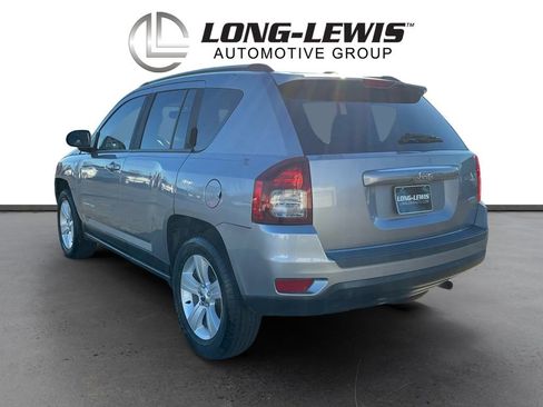 Used 2015 Jeep Compass Latitude image 4