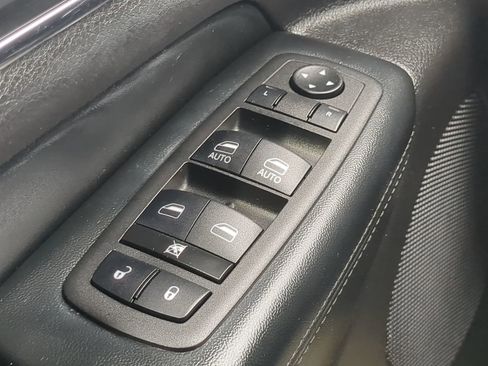 Used 2019 Jeep Grand Cherokee Limited w/ Luxury Group II image 26