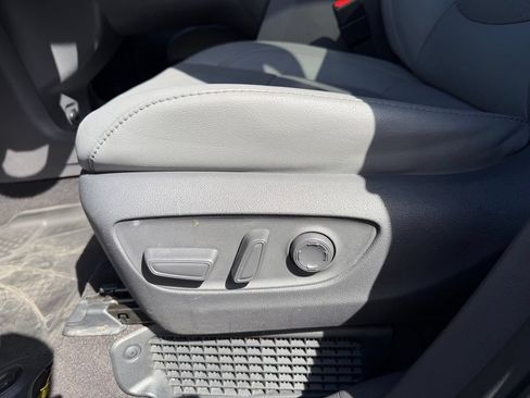 Used 2021 Toyota Sienna Limited AWD/4WD image 15