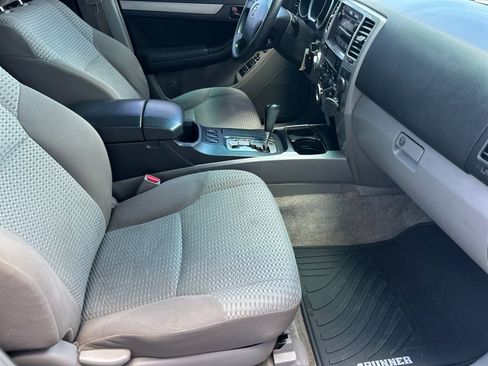 Used 2006 Toyota 4Runner SR5 AWD/4WD image 14