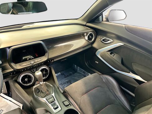 Used 2018 Chevrolet Camaro ZL1 image 24