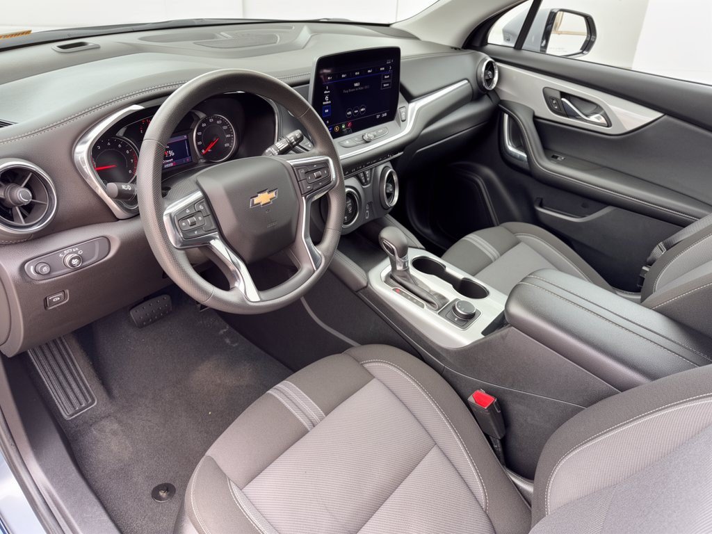 Certified 2025 Chevrolet Blazer LT FWD image 4