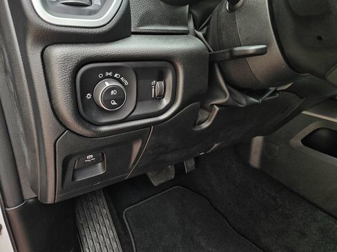New 2026 RAM 1500 Express AWD/4WD image 14