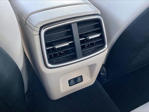 Used 2025 Genesis G70 2.5T AWD/4WD image 10