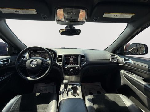 Used 2017 Jeep Grand Cherokee Altitude image 27