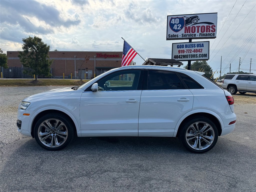 Used 2015 Audi Q3 2.0T Prestige w/ Prestige Package AWD/4WD image 2