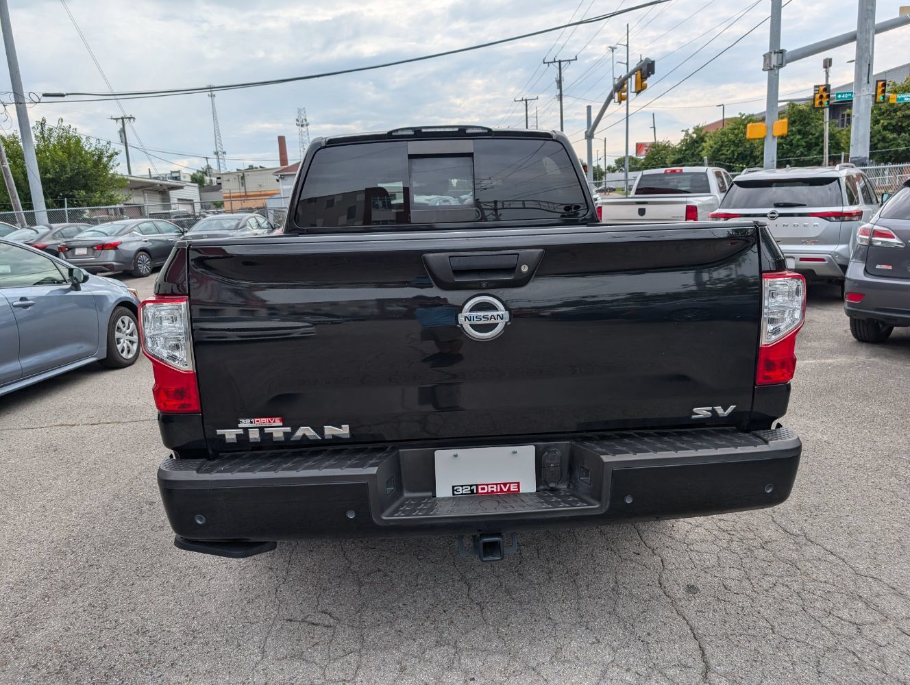 Used 2021 Nissan Titan SV w/ SV Convenience Package RWD image 7