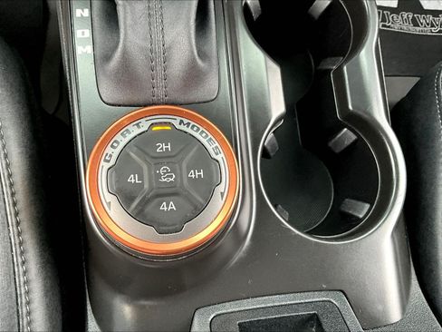 Used 2024 Ford Bronco Everglades AWD/4WD image 37