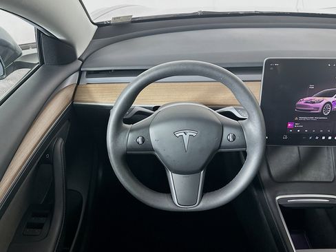 Used 2023 Tesla Model 3 Standard Range image 17