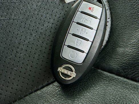 Used 2022 Nissan Armada SL image 36