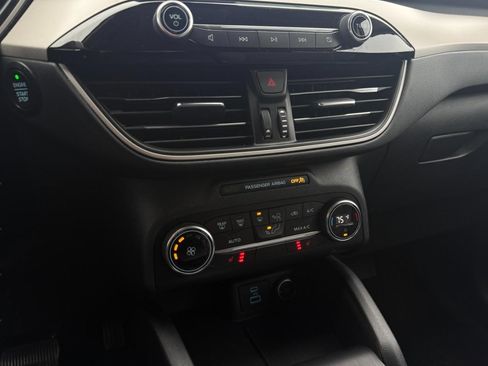 Used 2020 Ford Escape SE image 37