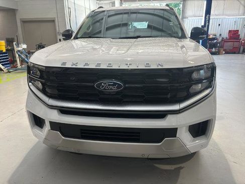 Certified 2025 Ford Expedition Platinum w/ Platinum Ultimate Package AWD/4WD image 2