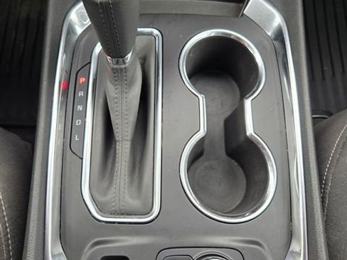 Used 2020 Chevrolet Traverse LT image 25