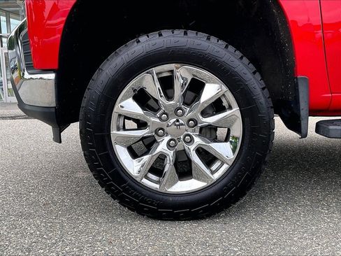 Used 2021 Chevrolet Silverado 1500 LT AWD/4WD image 7