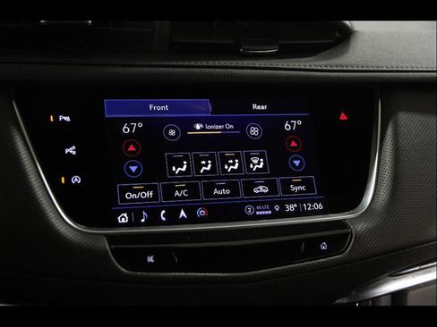 Used 2025 Cadillac XT5 Premium Luxury w/ Technology Package AWD/4WD image 14