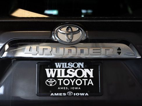 Used 2022 Toyota 4Runner Limited image 6