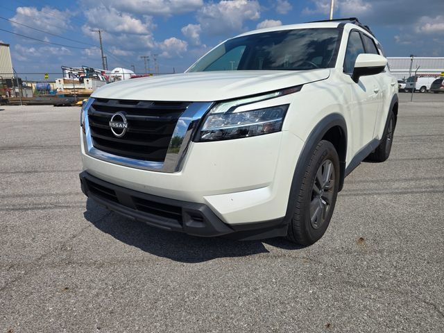 Used 2022 Nissan Pathfinder SV AWD/4WD image 8