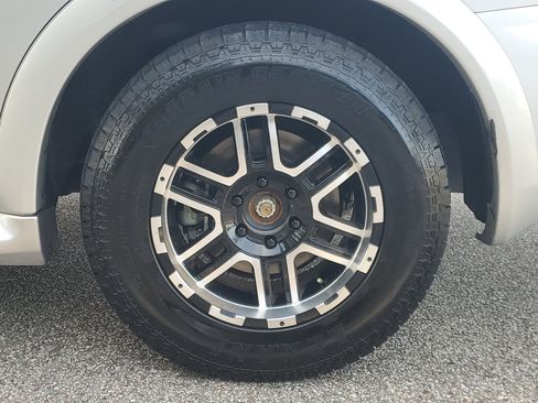 Used 2021 Nissan Armada SV image 10