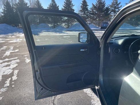 Used 2011 Jeep Patriot Latitude image 24