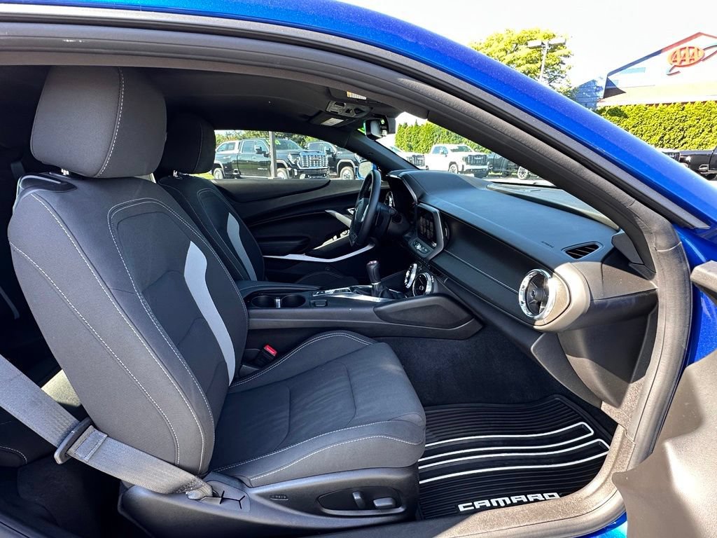 Used 2018 Chevrolet Camaro SS RWD image 11