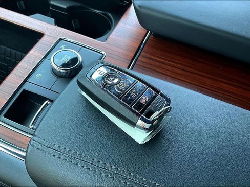 Used 2024 Lincoln Navigator L Reserve AWD/4WD image 39