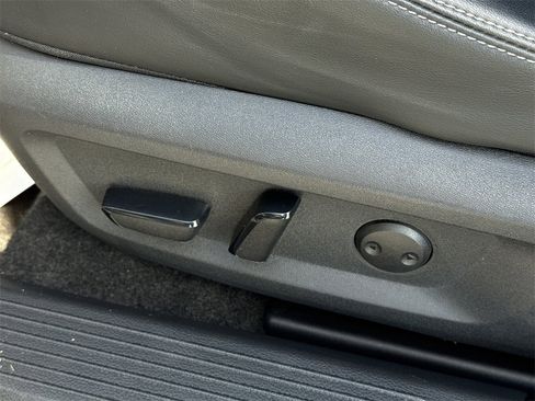 Certified 2021 Nissan Rogue Platinum image 30