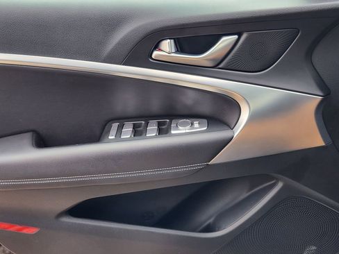 Used 2023 Genesis G70 2.0T image 24