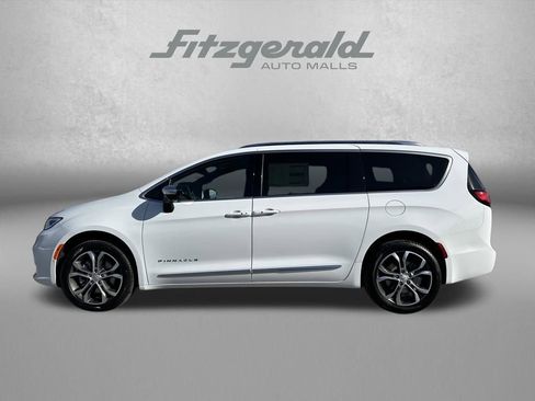 New 2026 Chrysler Pacifica Pinnacle AWD/4WD image 8