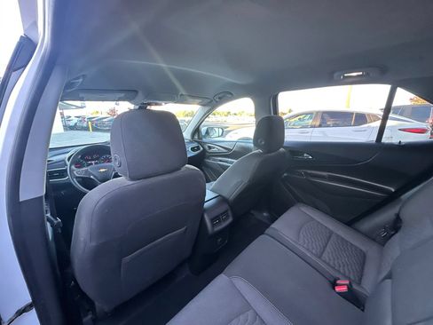 Used 2018 Chevrolet Equinox LT FWD image 20