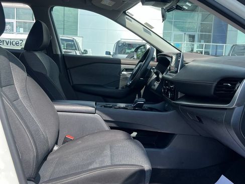 Used 2022 Nissan Rogue SV AWD/4WD image 35