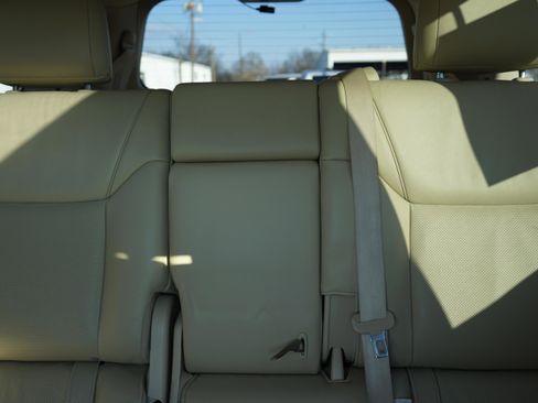 Used 2014 Lexus LX 570 4WD image 21