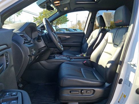 Used 2023 Honda Passport TrailSport image 13