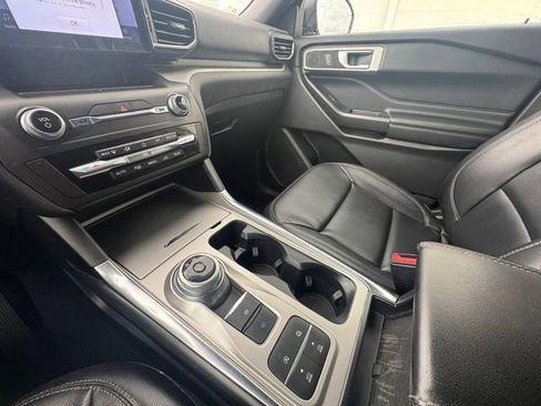 Used 2020 Ford Explorer XLT w/ Equipment Group 202A RWD image 10