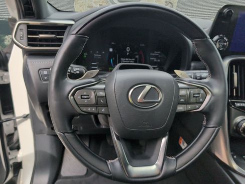 Certified 2026 Lexus LX 700h Luxury w/ Appearance Package AWD/4WD image 9