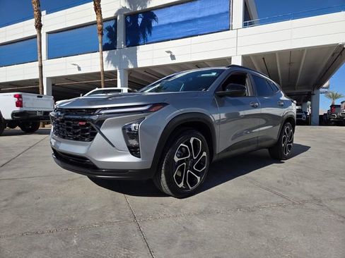 Certified 2024 Chevrolet Trax RS w/ Sunroof Package image 2