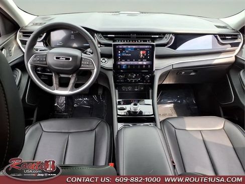 Used 2023 Jeep Grand Cherokee 4WD 4xe w/ Luxury Tech Group II image 24