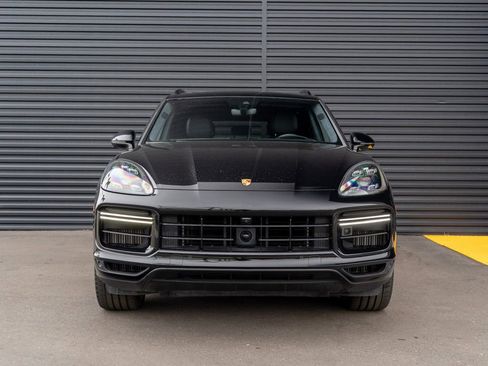 Used 2021 Porsche Cayenne Turbo S image 6