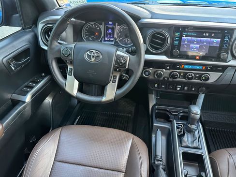 Used 2018 Toyota Tacoma Limited image 17