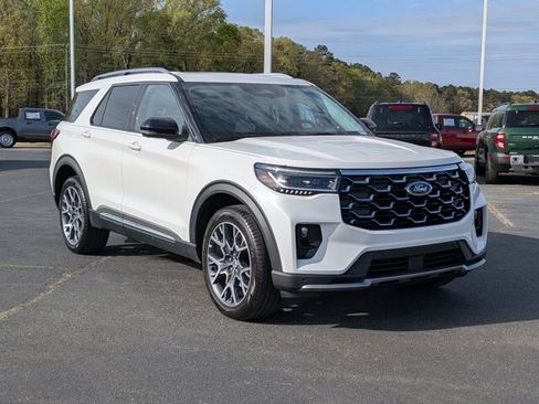 Certified 2025 Ford Explorer Platinum w/ Ultimate Package AWD/4WD image 2
