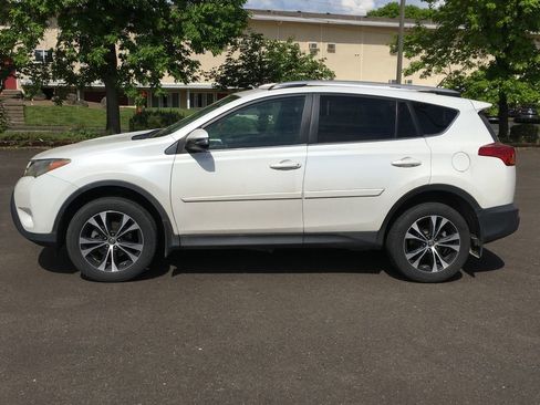 Used 2015 Toyota RAV4 Limited w/ Technology Package AWD/4WD image 3