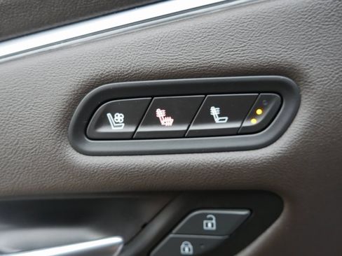 Used 2023 Cadillac Escalade ESV Premium Luxury image 37