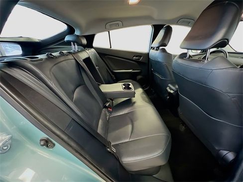 Used 2021 Toyota Prius XLE image 28